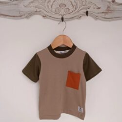 remera bebe bolsillo beige