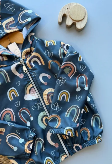 rompevientos bebe estampado arcoiris