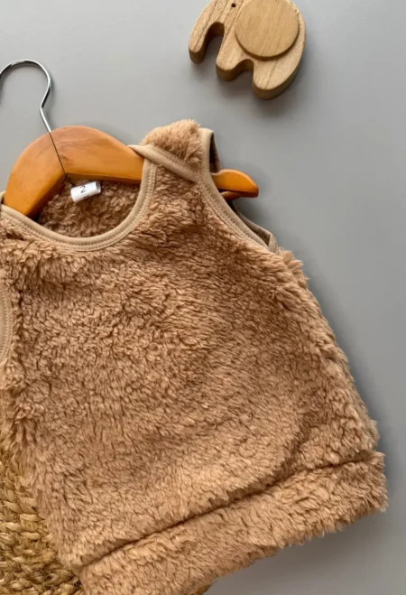 chaleco piel beige
