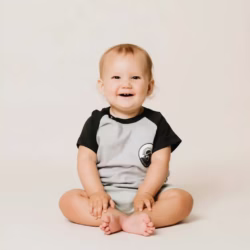 Remera bebe Palm gris-negro