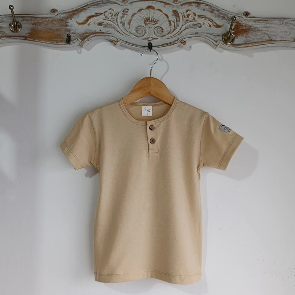 Remera nene Botones beige